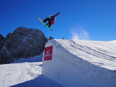 Snowboarder am Dachstein Gletscher